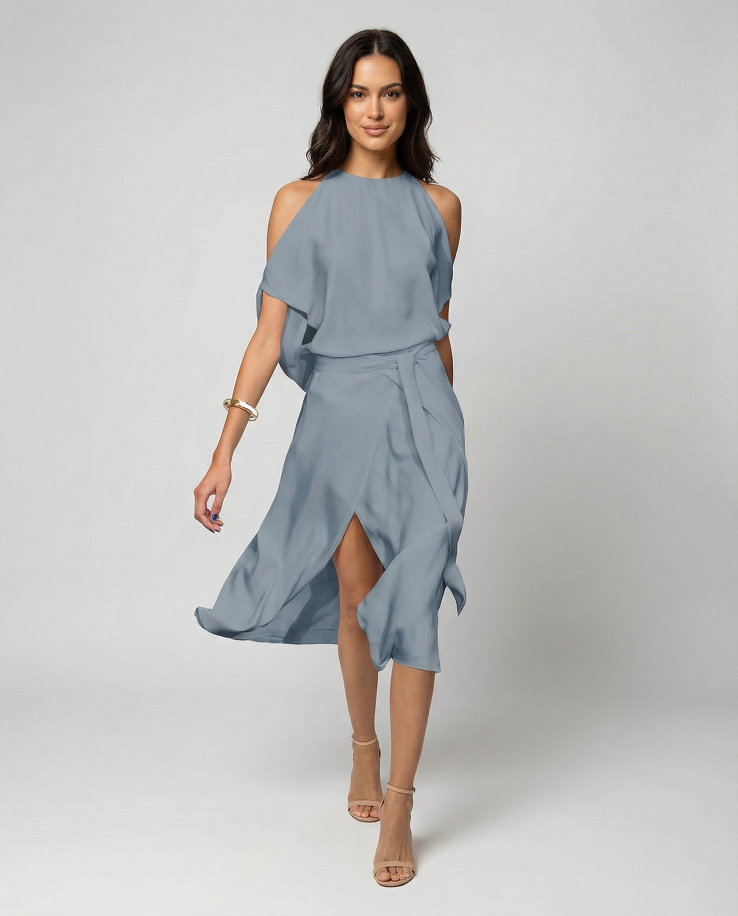 Elegant dress with fashionable shoulder cutouts.