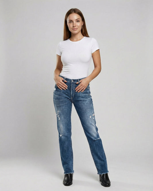 relaxed fit jeans with straight-leg cut and casual streetwear style