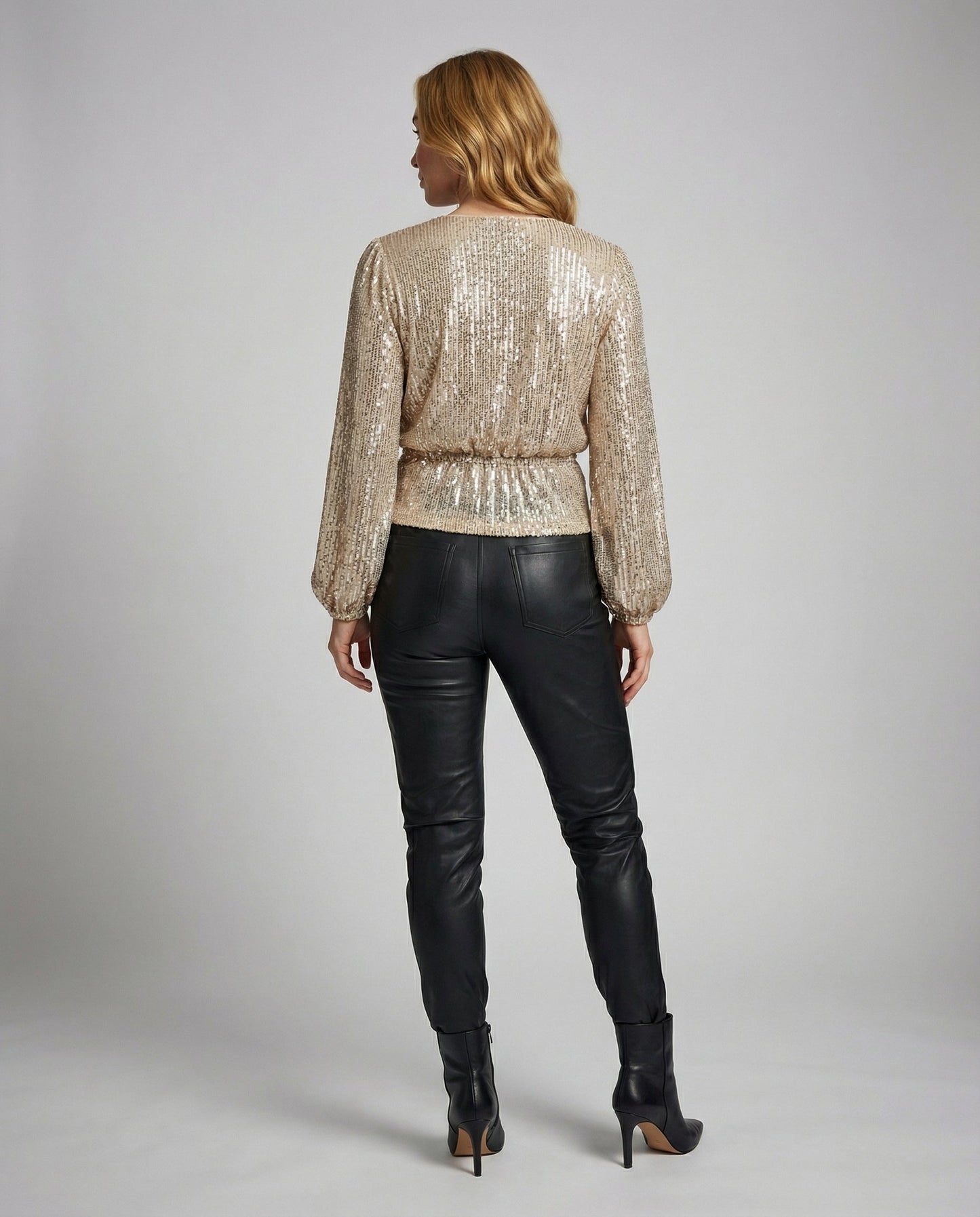 glamorous blouse with refined elegant fit and soft drape