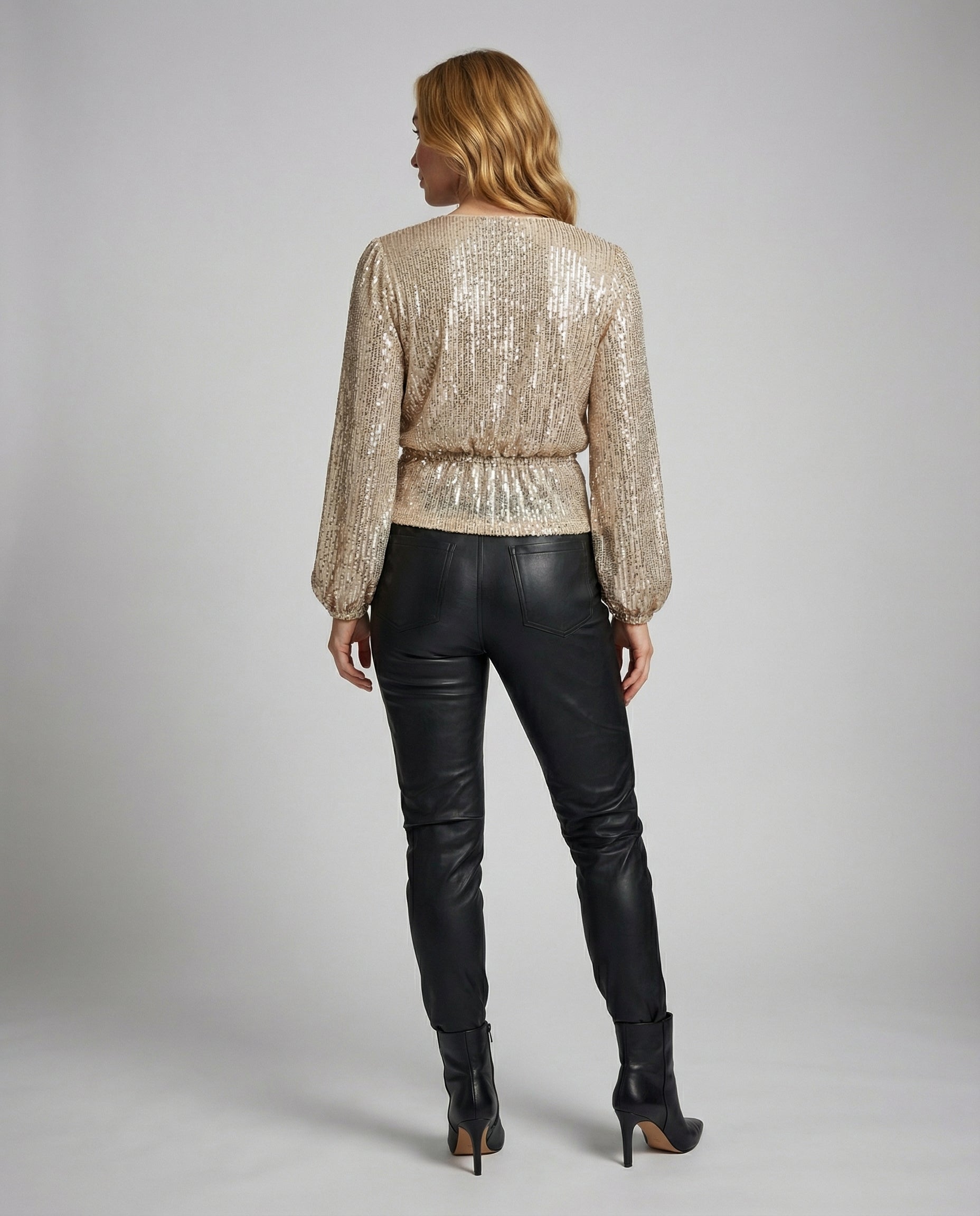 glamorous blouse with refined elegant fit and soft drape