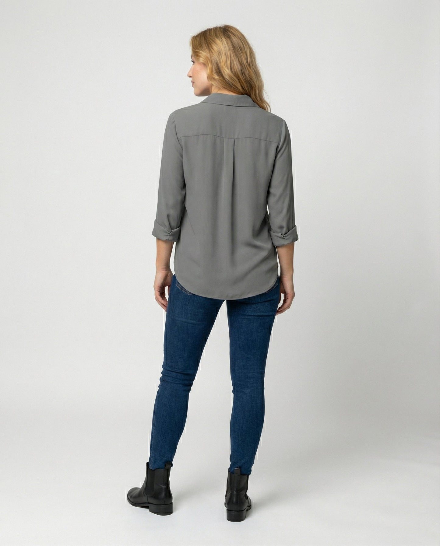 long sleeve elegant blouse with classic collar and refined fit