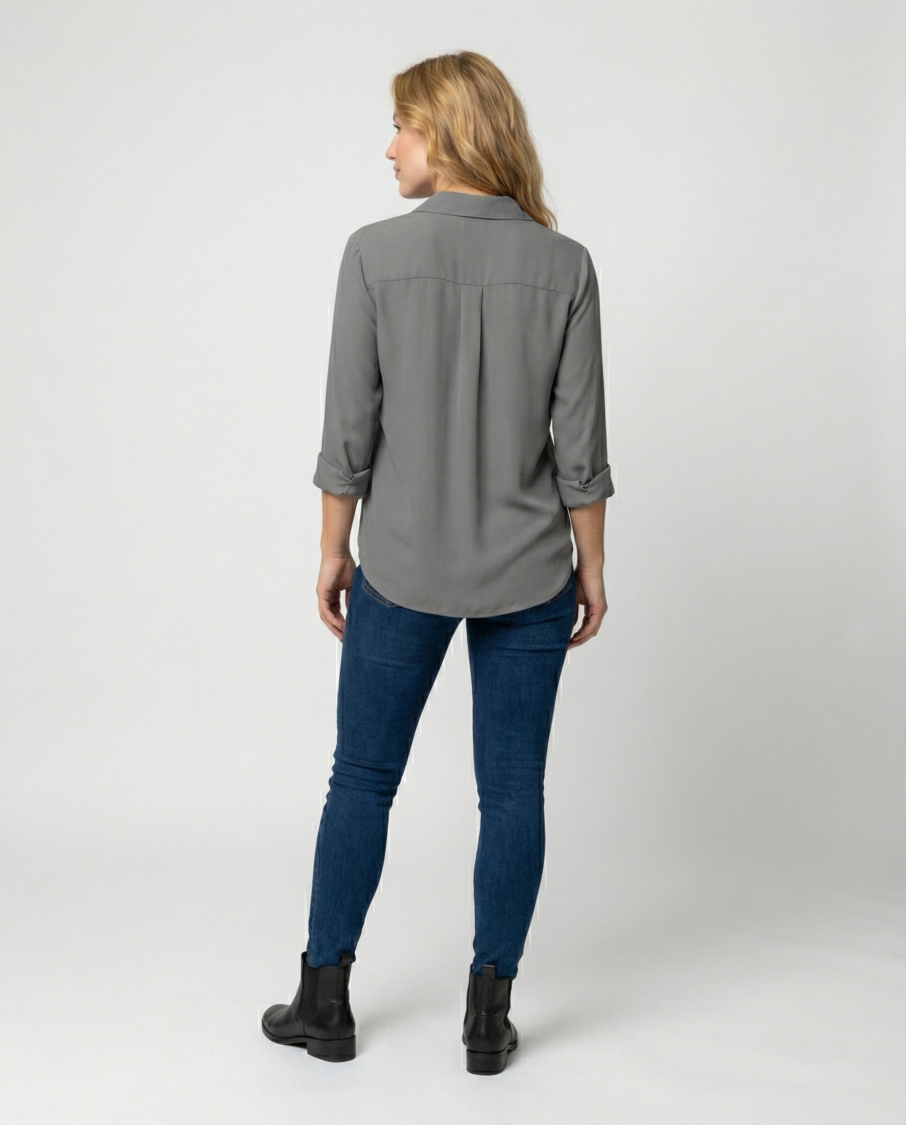 long sleeve elegant blouse with classic collar and refined fit