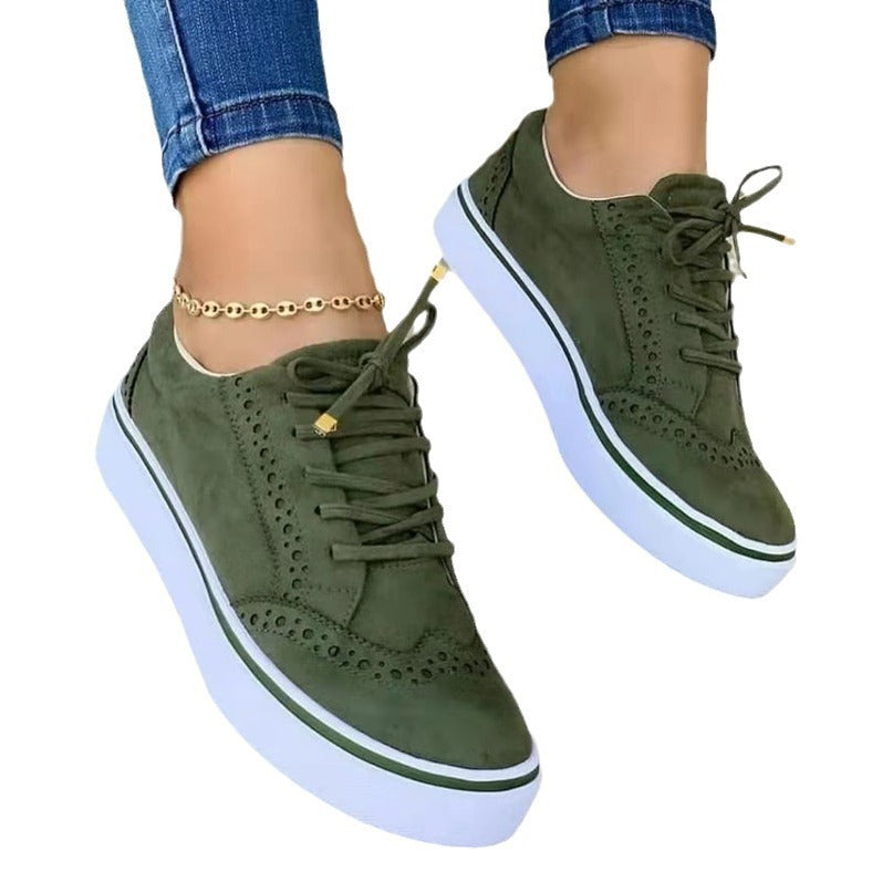 Women's sneaker in elegant design with classic brogue detailing Eva