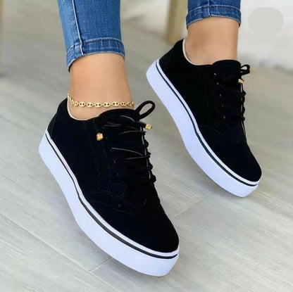 Women's sneaker in elegant design with classic brogue detailing Eva