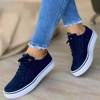 Women's sneaker in elegant design with classic brogue detailing Eva