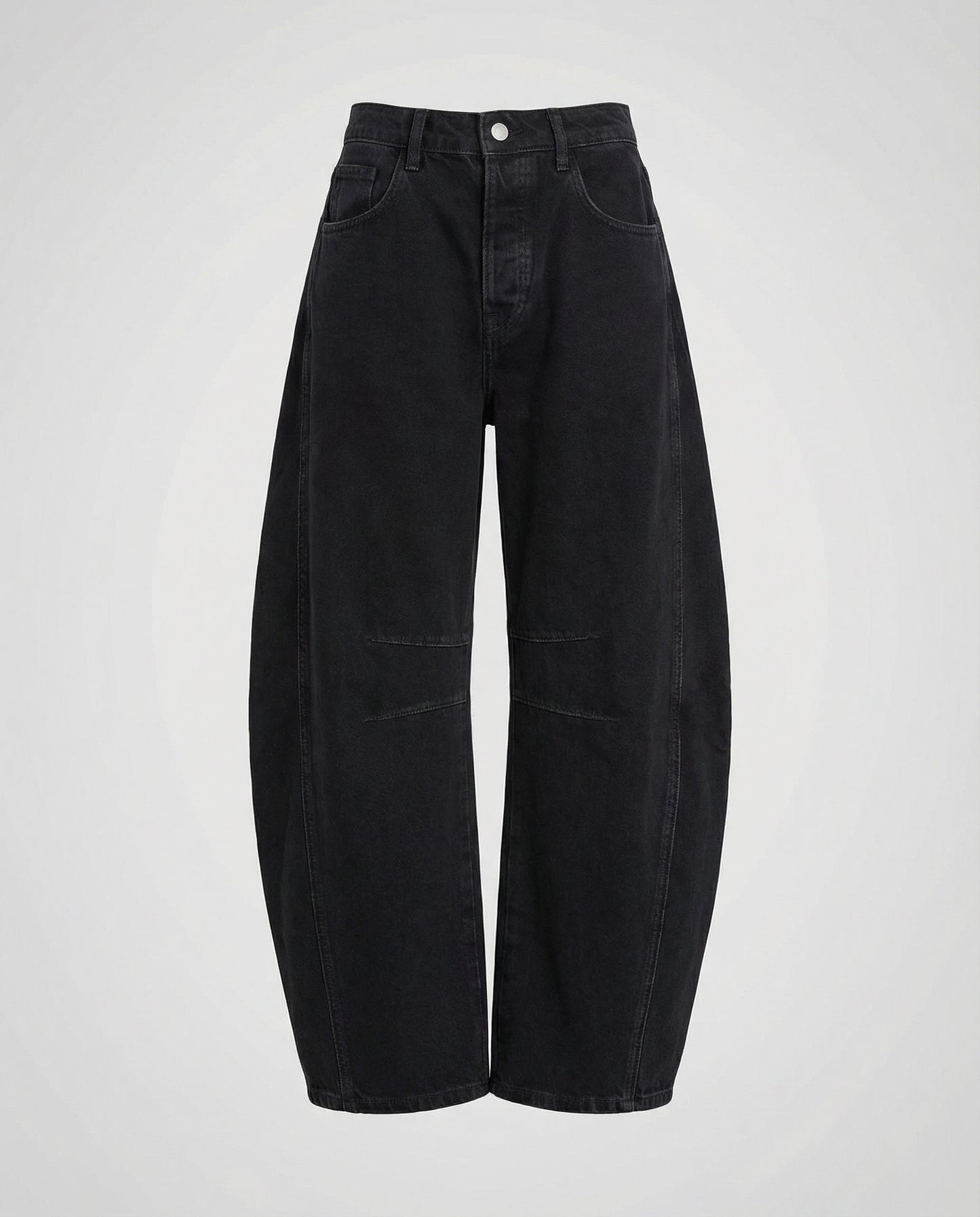 wide leg jeans with relaxed fit and loose-cut silhouette